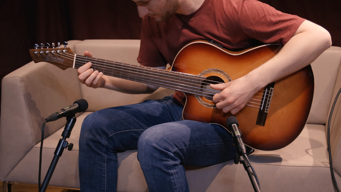 Full Size Guitar Solid Spruce/ Mahogany Sunburst video