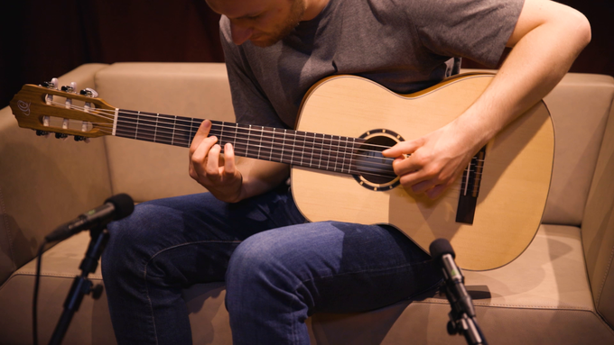 7/8 Size Guitar Spruce/ Mahogany Natural video