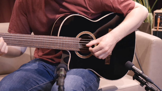 Full Size Guitar Solid Spruce/ Sapele Black video