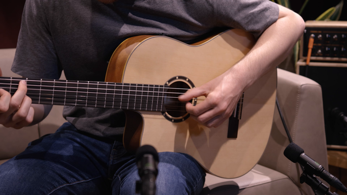 Full Size Guitar Spruce/ Mahogany Natural video