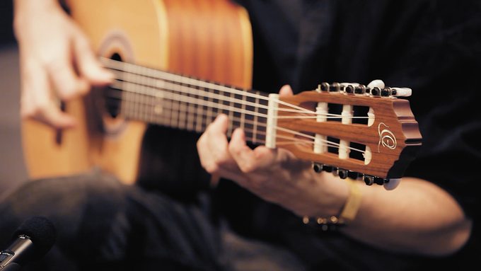 Requinto Size Guitar Spruce/ Sapele Natural video