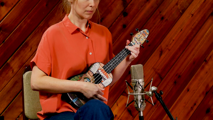 Soprano Ukulele Agathis/ ABS Totem Set video