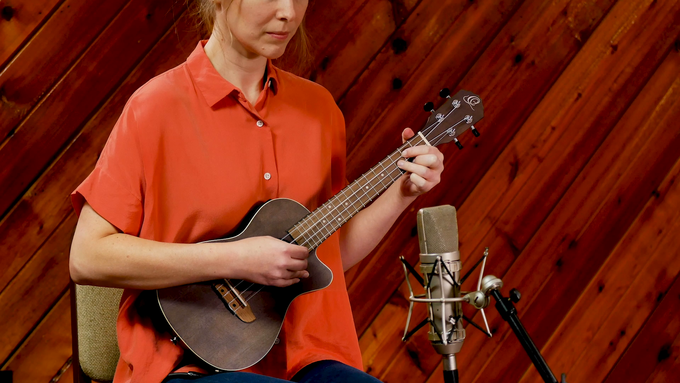 Concert Ukulele Okoume Coal Black video
