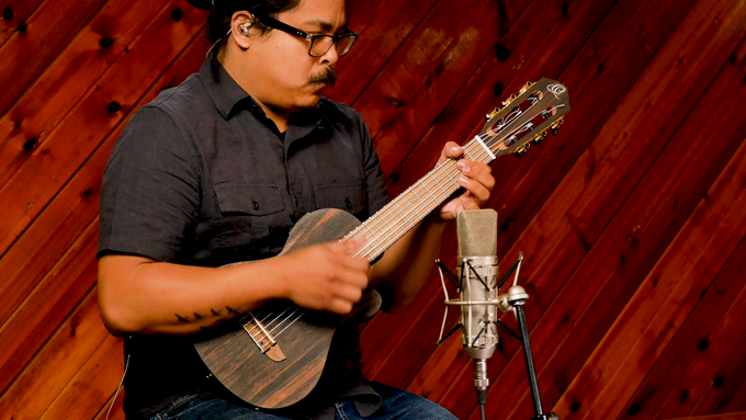 1/8 Size Guitar Ebony Natural video