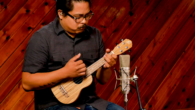 Soprano Ukulele Zebrawood Natural video