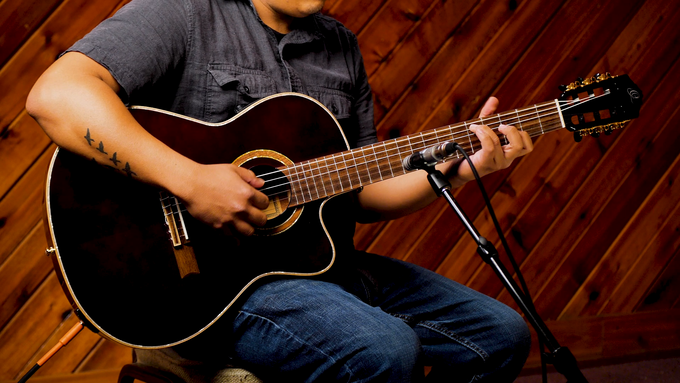 Full Size Guitar Solid Spruce/ Sapele Stained Red video
