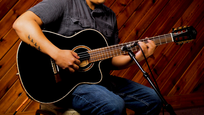 Full Size Guitar Solid Spruce/ Sapele Black video