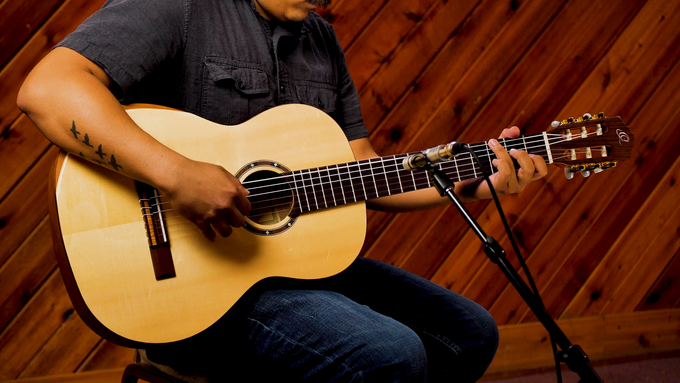 Full Size Guitar Solid Spruce/ Catalpa Natural video