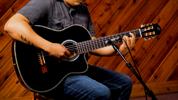 Full Size Guitar Solid Spruce/ Mahogany Black video