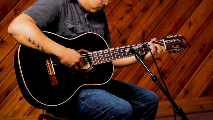 Full Size Guitar Spruce/ Mahogany Black video