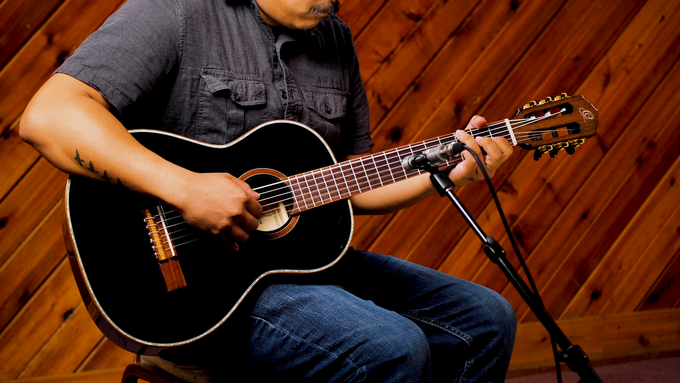 3/4 Size Guitar Spruce/ Mahogany Black video