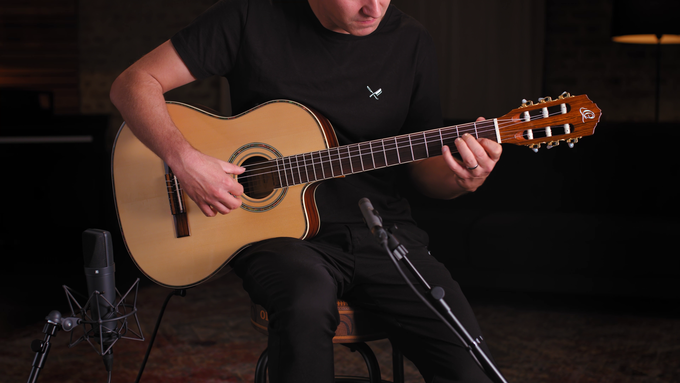 Full Size Guitar Solid Spruce/ Mahogany Natural video