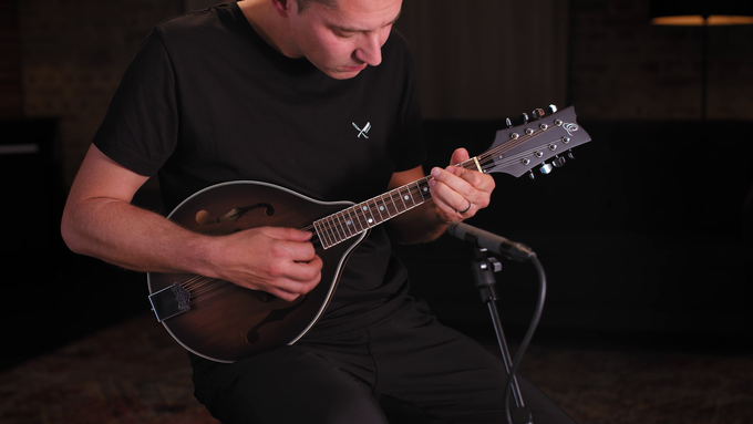 Mandolin Spruce / Maple Satin Whiskey Burst video