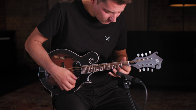 Mandolin Spruce / Maple Satin Whiskey Burst video