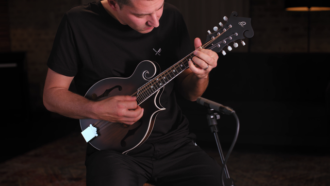 Mandolin Spruce / Maple Satin Whiskey Burst video