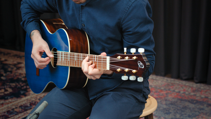 Full Size Guitar Spruce/ Mahogany video
