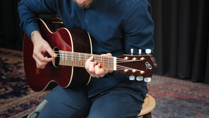 Full Size Guitar Spruce/ Mahogany video