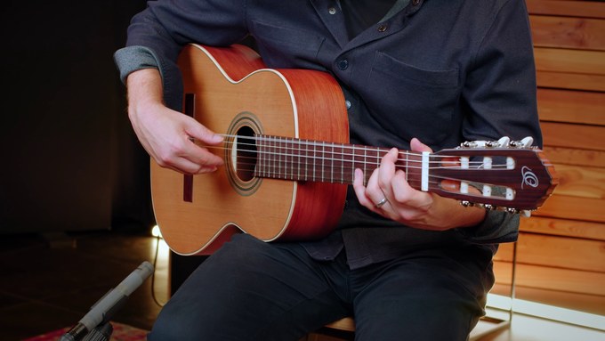 Full Size Guitar Solid Cedar / Bubinga Natural video
